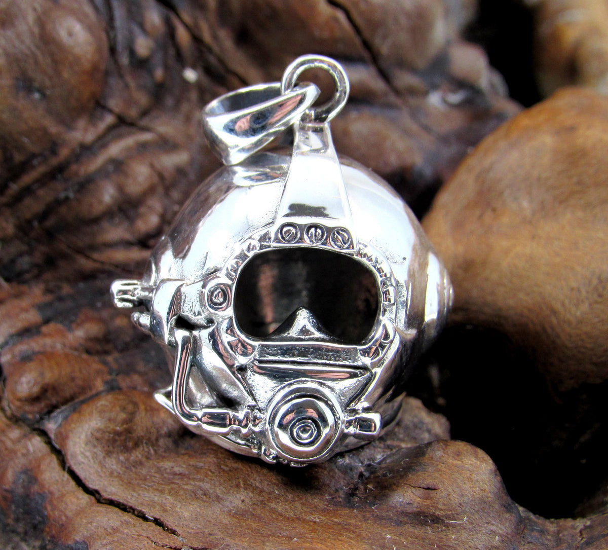 This meticulously crafted 3D scuba diver helmet is complete with rivets, bolts, and a visor