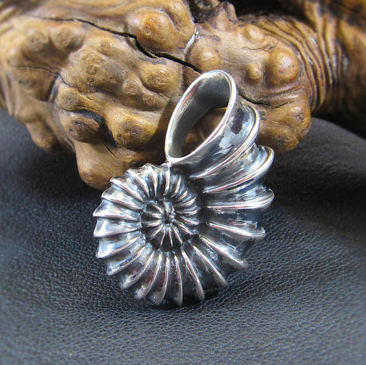 Solid 925 Sterling Silver Ammonite Fossil Pendant, Handcrafted Shaligram Shell, Spiral Slide Charm, Nature Jewelry, Gift for Men and Women