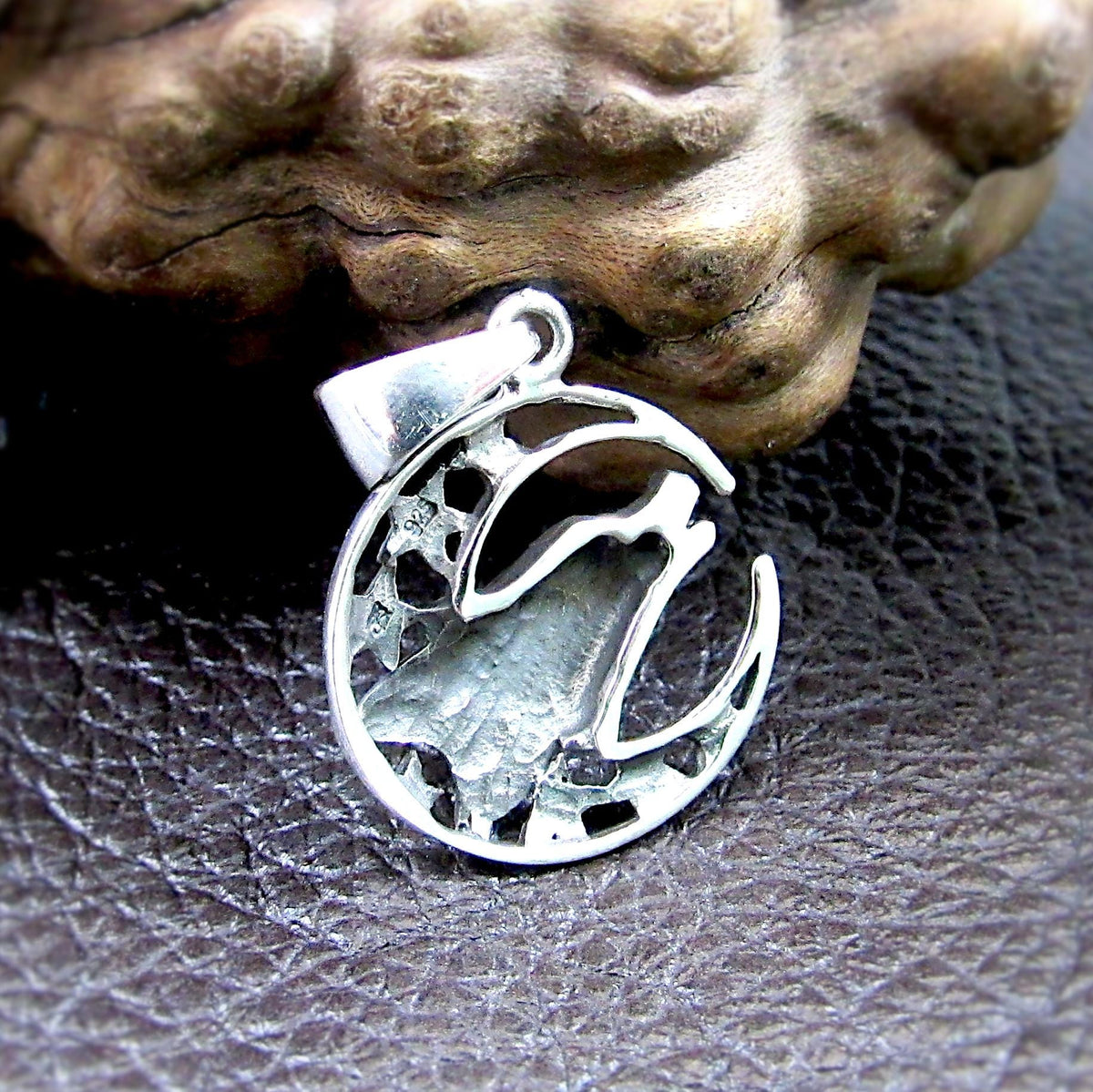 Solid 925 Sterling Silver Wolf Moon Pendant – Howling Wolf Necklace Charm, Spirit Animal Jewelry, Moon and Stars Amulet, Celestial Talisman