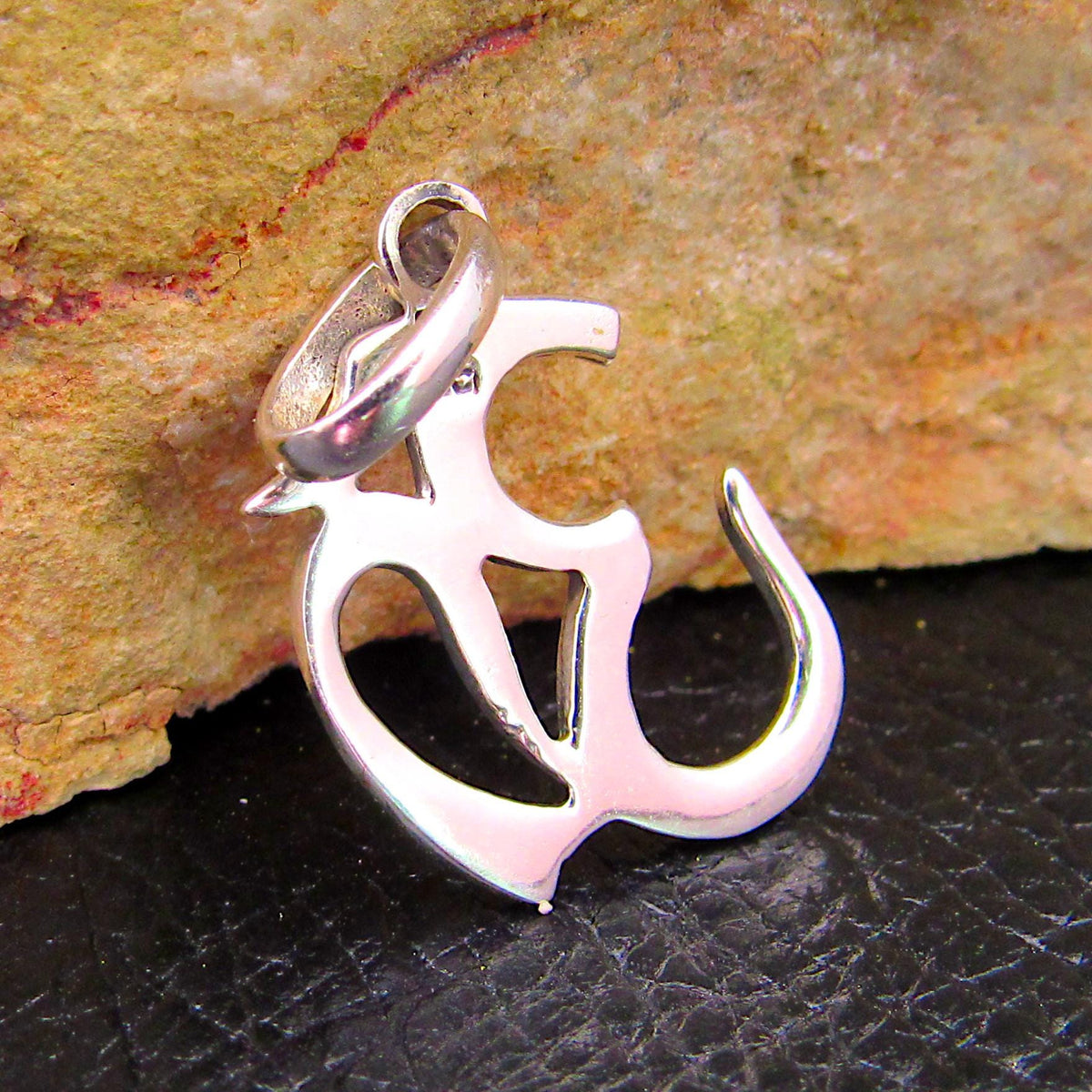 Solid 925 Sterling Silver Black Onyx Om Pendant – Hindu Aum Symbol Charm, Yoga Jewelry, Meditation Amulet