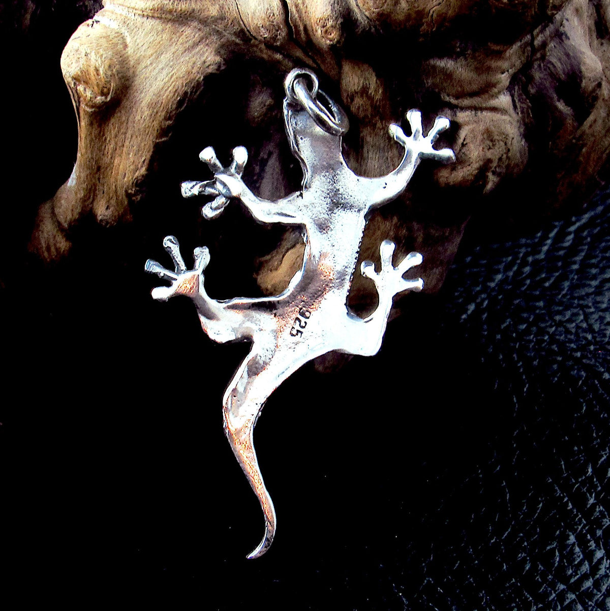 Handcrafted Solid 925 Sterling Silver Jointed Movable Gecko Lizard Pendant Legs Move